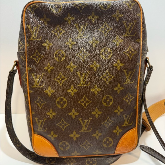Louis Vuitton Monogram Marceau Messenger Bag - Picture 2 of 10